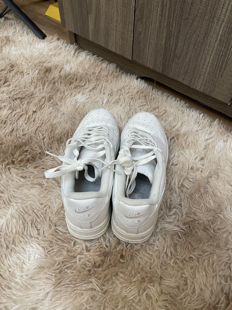 NIKE AIR FORCE SHOES (Category: Casual Shoes) located in Concepcion. Submitted by wowsinigangmix (Listing ID 1461267277, Image 3). Description: NIKE AIR FORCE WOMENS COLOR WHITE SIZE 39 WORN ONCE NO BOX MANAGE EXPECTATIONS.