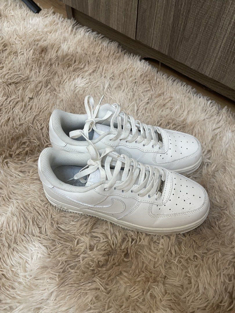 NIKE AIR FORCE SHOES (Category: Casual Shoes) located in Concepcion. Submitted by wowsinigangmix (Listing ID 1461267277, Image 2). Description: NIKE AIR FORCE WOMENS COLOR WHITE SIZE 39 WORN ONCE NO BOX MANAGE EXPECTATIONS.