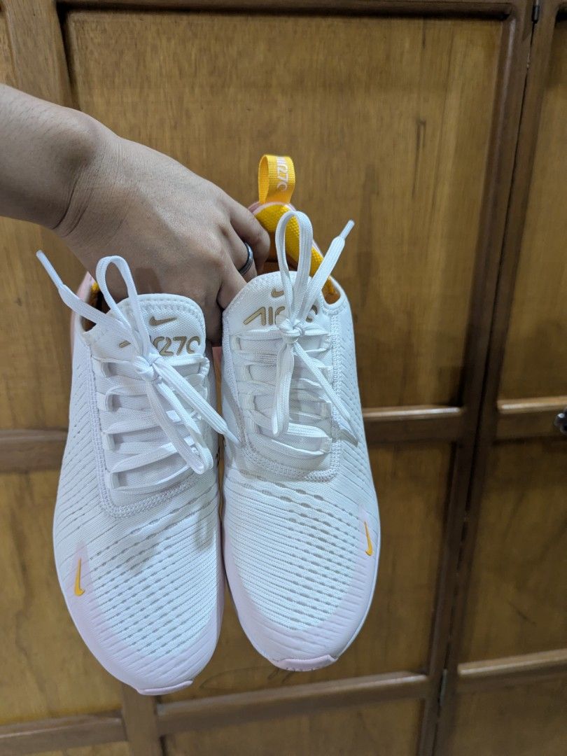 Nike Air Max 270 (Category: Sneakers) located in Las Pinas. Submitted by rozramer (Listing ID 1461145721, Image 2). Description: Bought in Henderson June 2026. This is tight for my wide feet. Hard to let go slightly negotiable. Pick up BF Resort Village Las Pinas. SF shouldered by buyer..