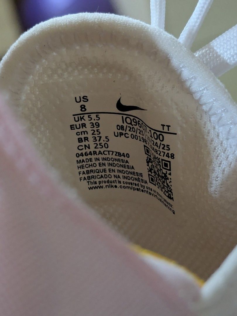 Nike Air Max 270 (Category: Sneakers) located in Las Pinas. Submitted by rozramer (Listing ID 1461145721, Image 3). Description: Bought in Henderson June 2026. This is tight for my wide feet. Hard to let go slightly negotiable. Pick up BF Resort Village Las Pinas. SF shouldered by buyer..