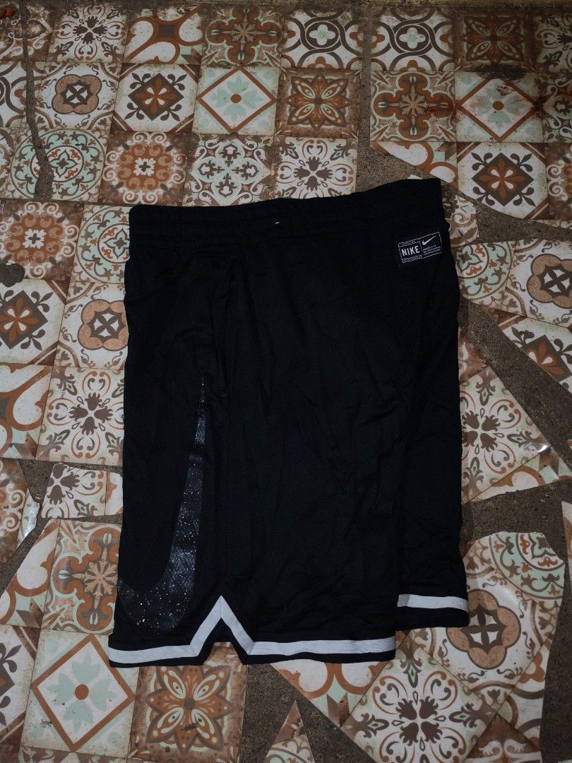 NIKE BIG SWOOSH (Category: Shorts) located in Roxas City. Submitted by roxasrelip5800 (Listing ID 1461223106, Image 3). Description: .