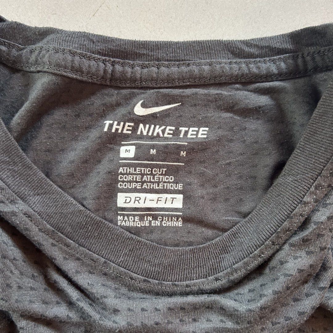 Nike Dri-FIT 🔥 (Category: Tshirts & Polo Shirts ) located in Jinoba-an. Submitted by eegiboy (Listing ID 1461151804, Image 2). Description: - Grey Nike Dri-FIT T-Shirt - Features iconic Nike swoosh logo - Dri-FIT technology for sweat-wicking comfort - Athletic cut for a great fit - Ideal for workouts and casual wear - Size: Medium Wts: Nike Dri-fit shirt 🔥 Medium size Excellent condition 🥵 Needwash 😉 450plussf Dm me if interested 📩 Thankyou�