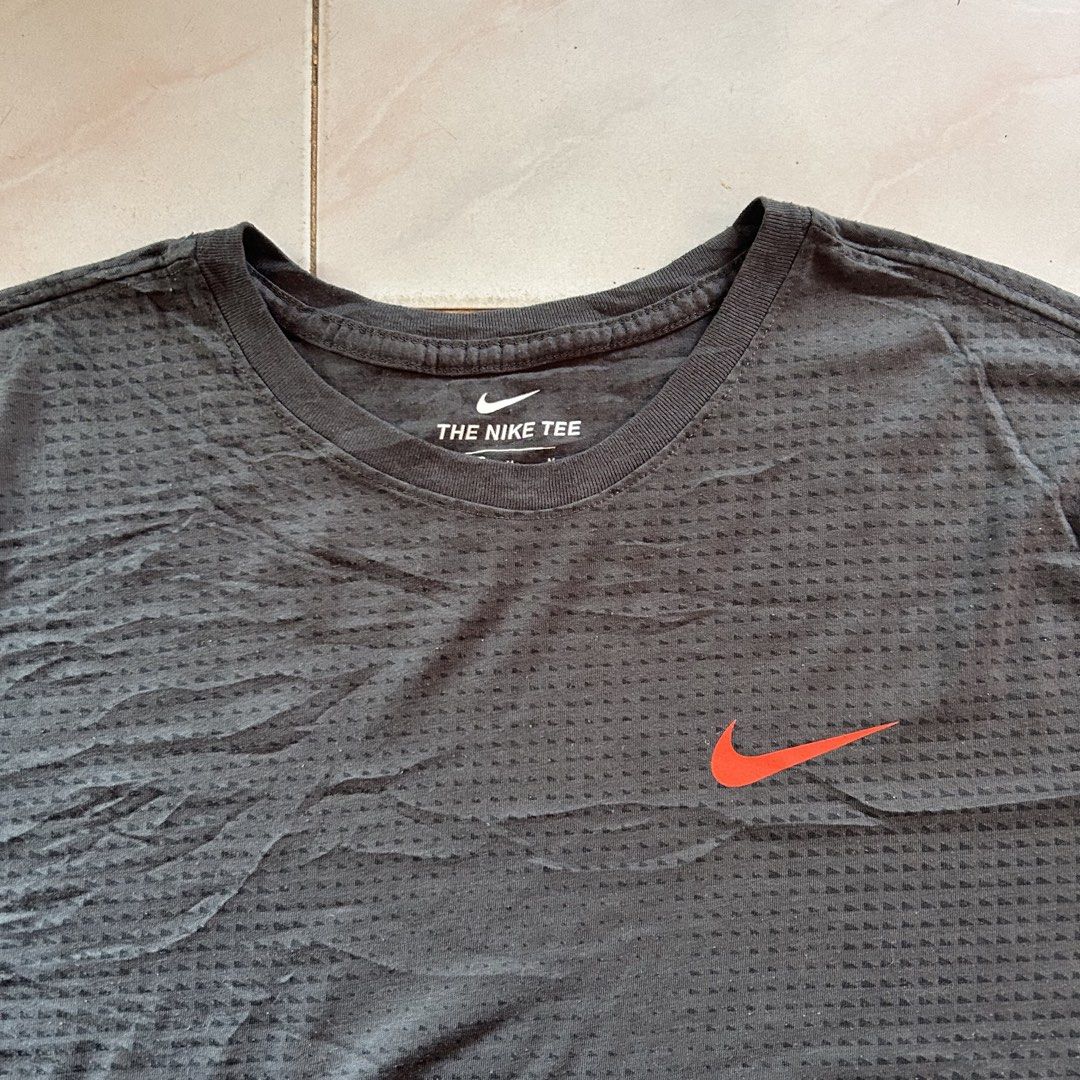 Nike Dri-FIT 🔥 (Category: Tshirts & Polo Shirts ) located in Jinoba-an. Submitted by eegiboy (Listing ID 1461151804, Image 3). Description: - Grey Nike Dri-FIT T-Shirt - Features iconic Nike swoosh logo - Dri-FIT technology for sweat-wicking comfort - Athletic cut for a great fit - Ideal for workouts and casual wear - Size: Medium Wts: Nike Dri-fit shirt 🔥 Medium size Excellent condition 🥵 Needwash 😉 450plussf Dm me if interested 📩 Thankyou�