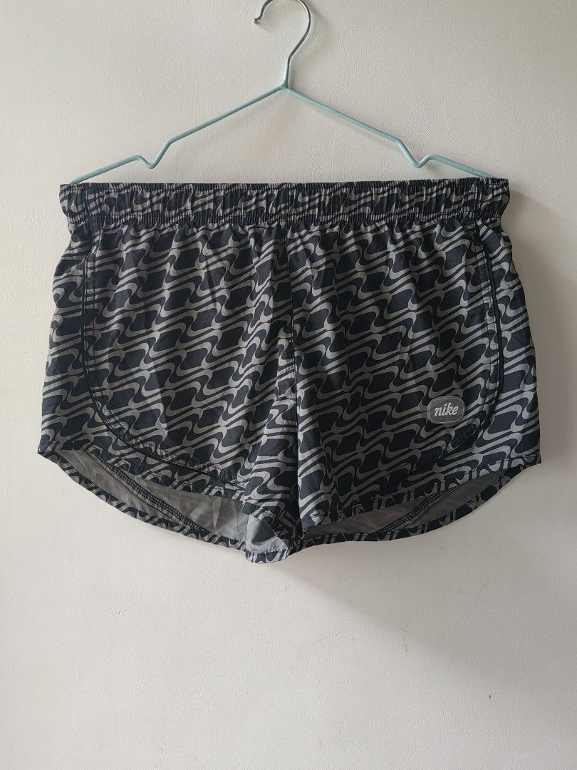 Nike drifit AOP shorts (S) (Category: Activewear) located in Baguio. Submitted by kacijom (Listing ID 1461248872, Image 1). Description: ₱350 •N!ke drifit shorts w/ drawstring & undies •Size S, 12.5"x11" •10/10 (Excellent Used Condition).