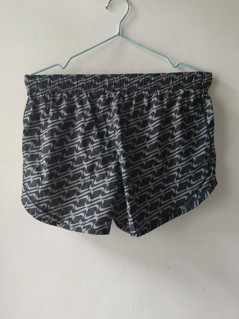 Nike drifit AOP shorts (S) (Category: Activewear) located in Baguio. Submitted by kacijom (Listing ID 1461248872, Image 2). Description: ₱350 •N!ke drifit shorts w/ drawstring & undies •Size S, 12.5"x11" •10/10 (Excellent Used Condition).