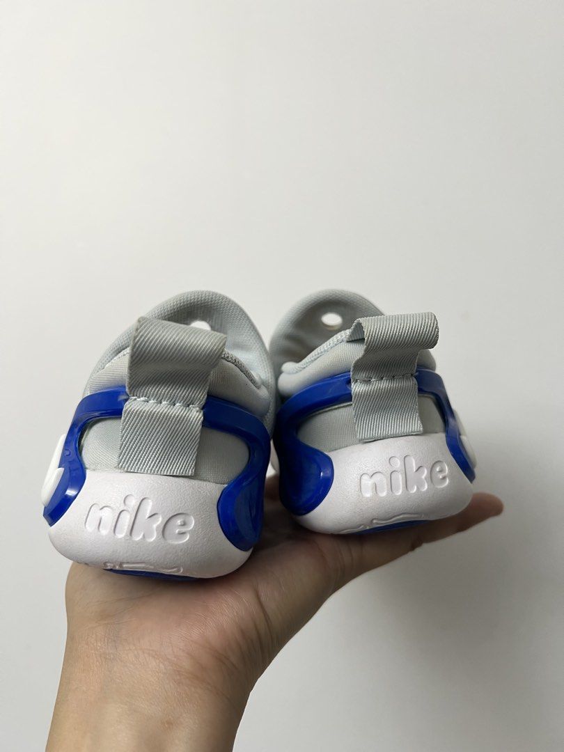 Nike dynamo go 5c 11cm for 1 yr old (Category: Babies & Kids Fashion) located in Mandaluyong City. Submitted by jjs_thrift_finds (Listing ID 1461317636, Image 3). Description: Excellent condition 5c / 11 cm Unisex with box.