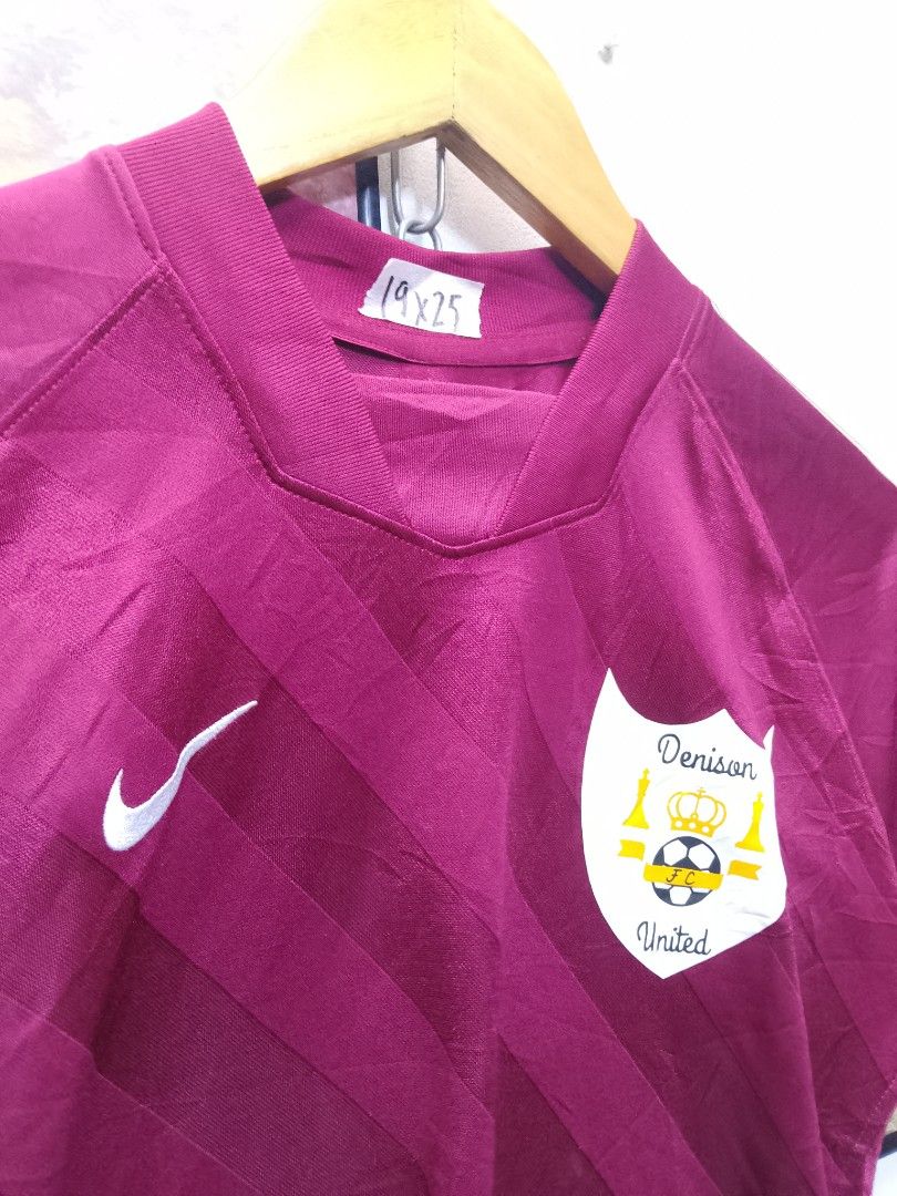 nike jersey tee (Category: Tshirts & Polo Shirts ) located in Valenzuela. Submitted by joshwrldselection (Listing ID 1461246962, Image 3). Description: small excellent condition minimal crack check pic thrift..