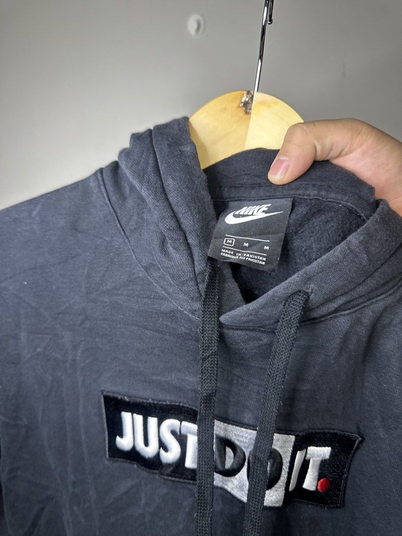 NIKE JUST DO IT (Category: Coats, Jackets and Outerwear) located in Molave. Submitted by thriftmate13 (Listing ID 1461214011, Image 2). Description: .