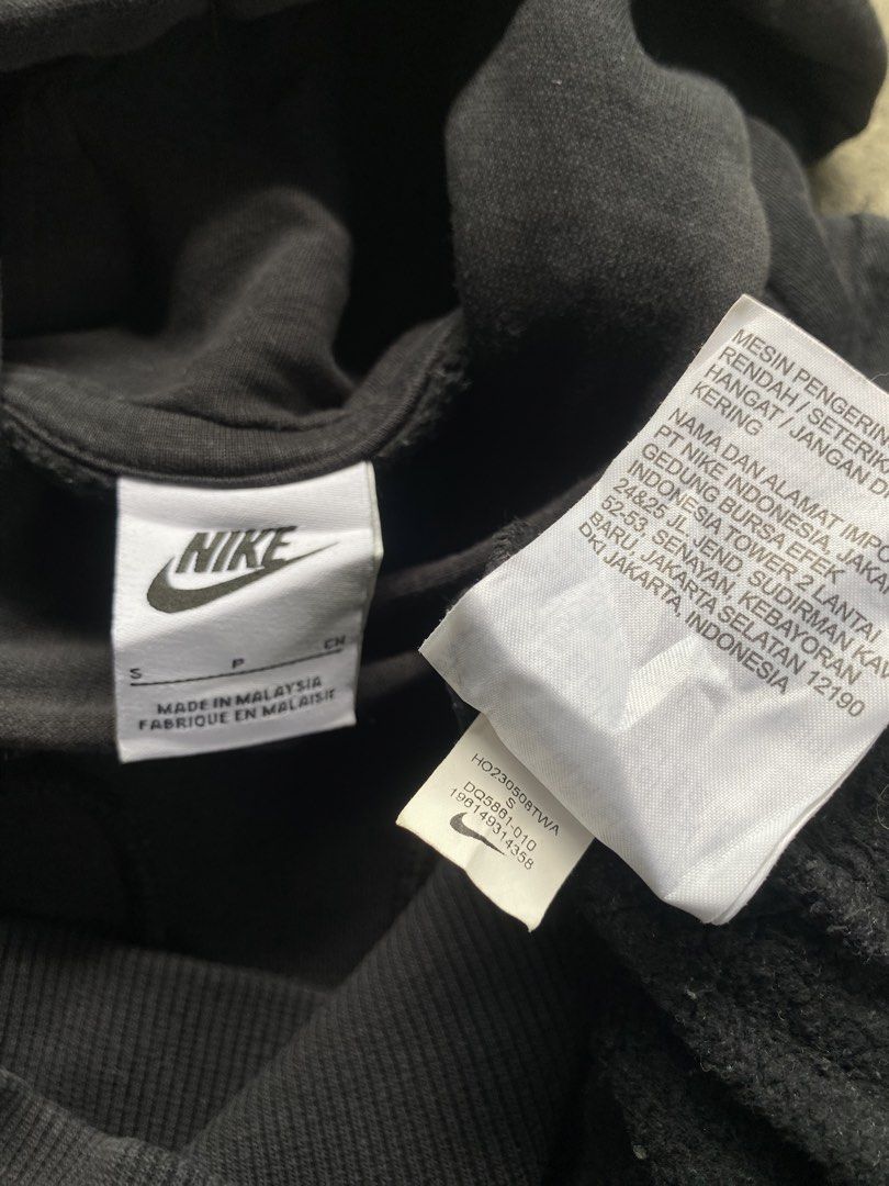 Nike Mid Swoosh Hoodie (Category: Hoodies) located in Rizal. Submitted by various.stuff (Listing ID 1461252678, Image 3). Description: Item: Nike Mid Swoosh Hoodie Dimes: 22.5 x 24.5 Condition: Very Good Color rate: 9/10 Issue: none.