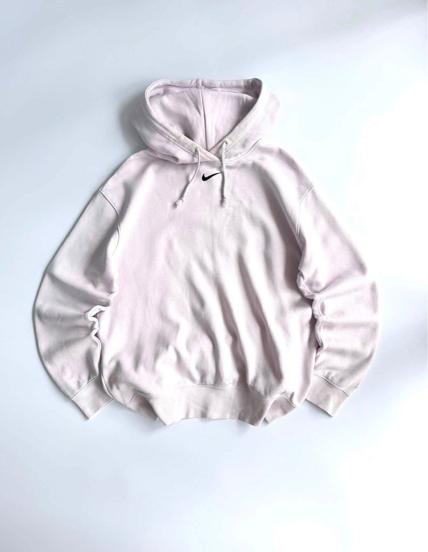 NIKE MID SWOOSH PULL OVER HOODIE (Category: Coats, Jackets and Outerwear) located in Cavite. Submitted by chooseyouroutfit (Listing ID 1461245729, Image 1). Description: NIKE MID SWOOSH PULLVOVER HOODIE Fav✨ - parang light purple or purple white kulay Length: 26.5 Width: 23 Colorate: 9.5 or better Issue: Check comment need wash - washable Check detailed pictures in comment Price direct message me 📩.