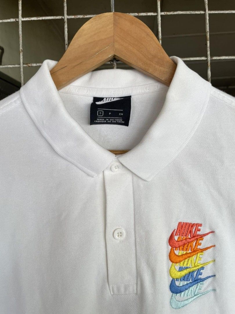 Nike Multi Swoosh (Category: Tshirts & Polo Shirts ) located in Marikina City. Submitted by doobiethrift (Listing ID 1461211401, Image 3). Description: Size Small No issue / flaws Authentic 19 W 26 L As new J&T / Lalamove 📥 📍Marikina City.
