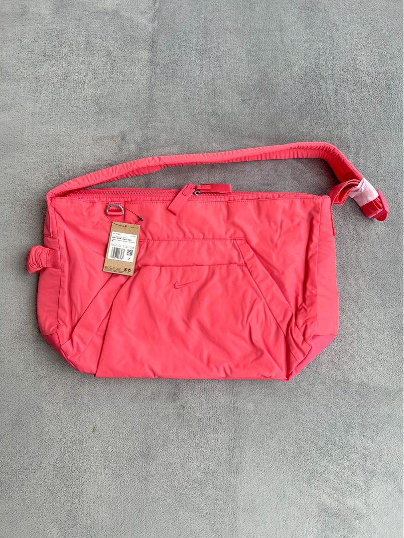 Nike One Tote Bag 25L Pink (Category: Tote Bags) located in Malabon City. Submitted by jimmmys.stuff (Listing ID 1461011459, Image 1). Description: - For Sale - Nike One Tote Bag 25L Pink Perfect for travel Pink - P2,800 (SRP P5,295) Brand New & Original Location: South Caloocan/Malabon/Quezon City.