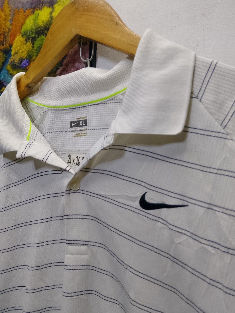 nike polo shirt (Category: Tshirts & Polo Shirts ) located in Valenzuela. Submitted by joshwrldselection (Listing ID 1461246644, Image 2). Description: medium - large very good condition need wash / collar line thrift..
