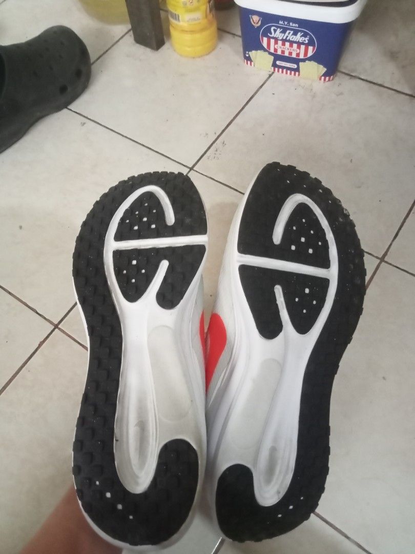 Nike Revolution 8 (Category: Other Sports Equipment and Supplies) located in Calamba. Submitted by aaronlualhati (Listing ID 1461255464, Image 1). Description: For sale Nike Revolution 8 Size: M All goods in Condition No issue 100%Percent Comfortable Made From Us Bawas ang tambak presyo Buyer Price: 450 Loc: Sta . Rosa.