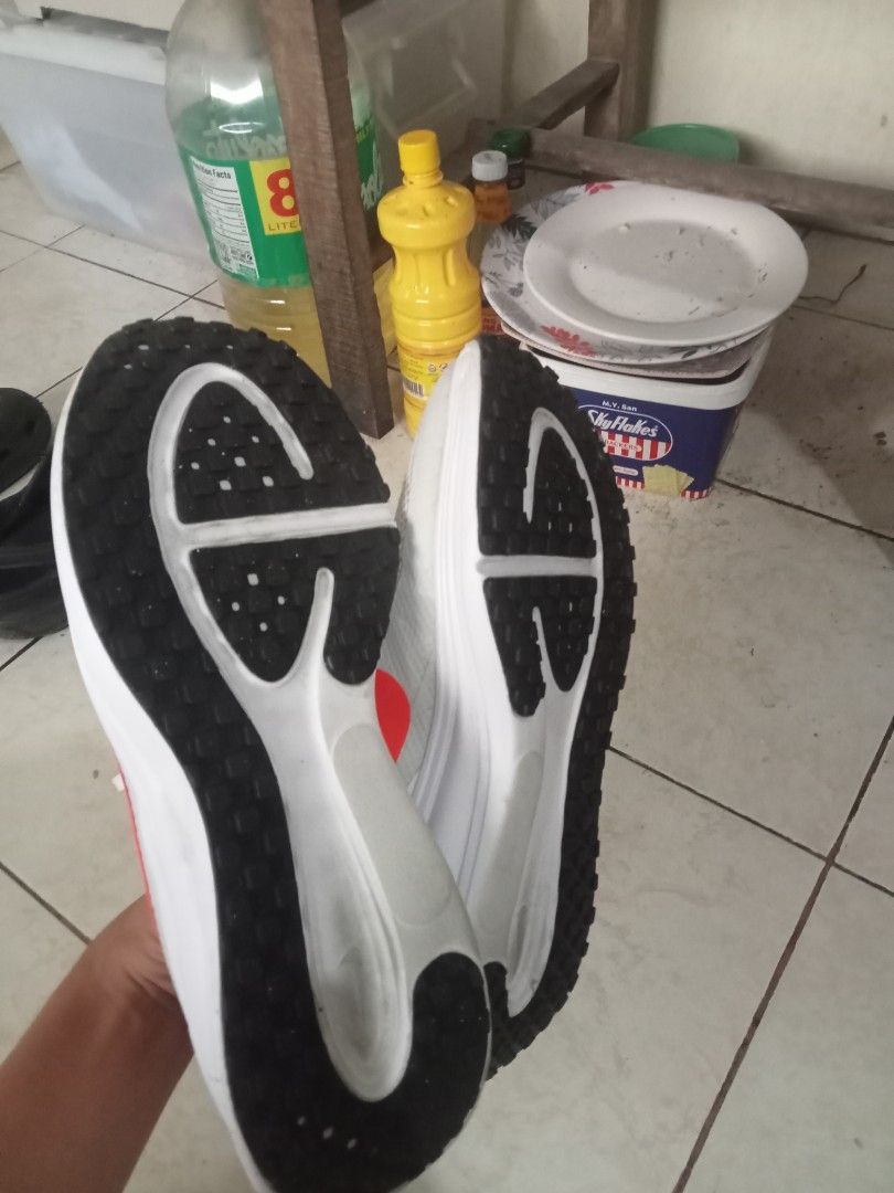 Nike Revolution 8 (Category: Other Sports Equipment and Supplies) located in Calamba. Submitted by aaronlualhati (Listing ID 1461255464, Image 2). Description: For sale Nike Revolution 8 Size: M All goods in Condition No issue 100%Percent Comfortable Made From Us Bawas ang tambak presyo Buyer Price: 450 Loc: Sta . Rosa.