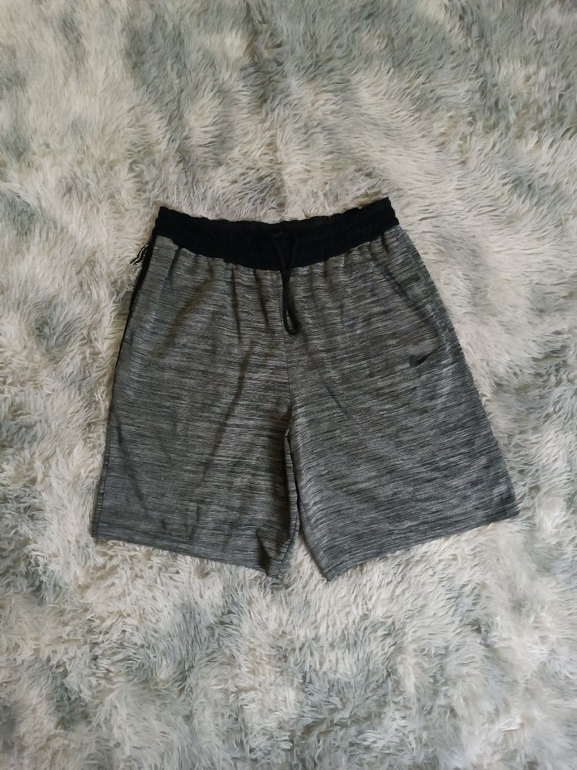 Nike Spotlight Dri-fit Basketball Short (Category: Shorts) located in Mandaluyong City. Submitted by retro.199x (Listing ID 1461144527, Image 1). Description: SIZE XL ON TAG Waist: 34-42 Length: 23 Thigh: 17 Leg Opening: 14 EXCELLENT CONDITION.