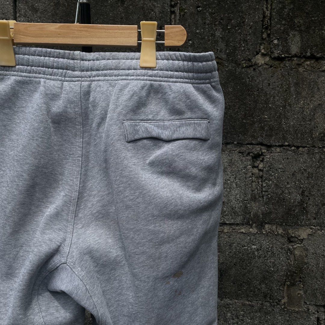 Nike Sweatpants (Category: Joggers) located in Urdaneta. Submitted by rthrift_shop19 (Listing ID 1461149094, Image 3). Description: Width: 32” Length: 38.5” Leg Hole: 8.5” Condition 8/10 Color Rate 8/10 Mode of Payment: Gcash, Gotyme, Bank Transfer Delivery via J&T Express.