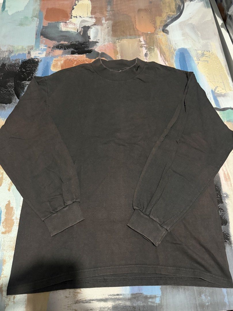 Nike turtle neck vintage (Category: Tshirts & Polo Shirts ) located in Las Pinas. Submitted by thrftmnl. (Listing ID 1461225163, Image 1). Description: Nike turtle neck vintage Size: Large Dimes Width: 22.5 Length: 29 Issue: sun fade.
