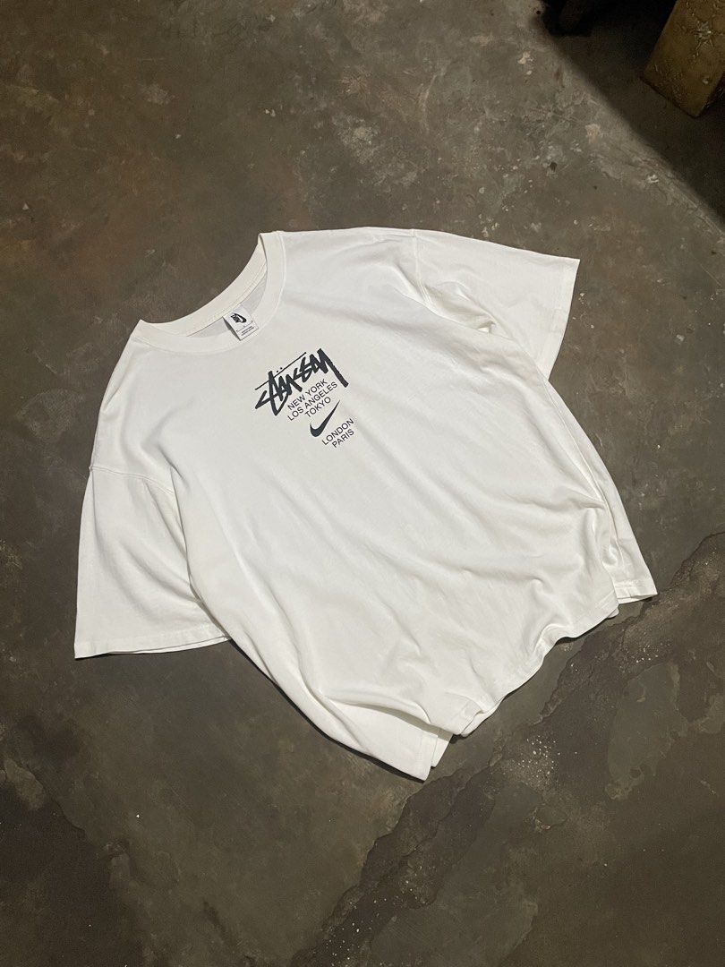 Nike x Stussy World Tour (Category: Tshirts & Polo Shirts ) located in Santa Cruz. Submitted by _darskieeezz (Listing ID 1461115560, Image 1). Description: Actual Dimes 23 by 28 Large Looks Great (laser print) Solid pogi condition .
