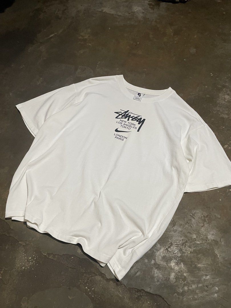 Nike x Stussy World Tour (Category: Tshirts & Polo Shirts ) located in Santa Cruz. Submitted by _darskieeezz (Listing ID 1461115560, Image 3). Description: Actual Dimes 23 by 28 Large Looks Great (laser print) Solid pogi condition .