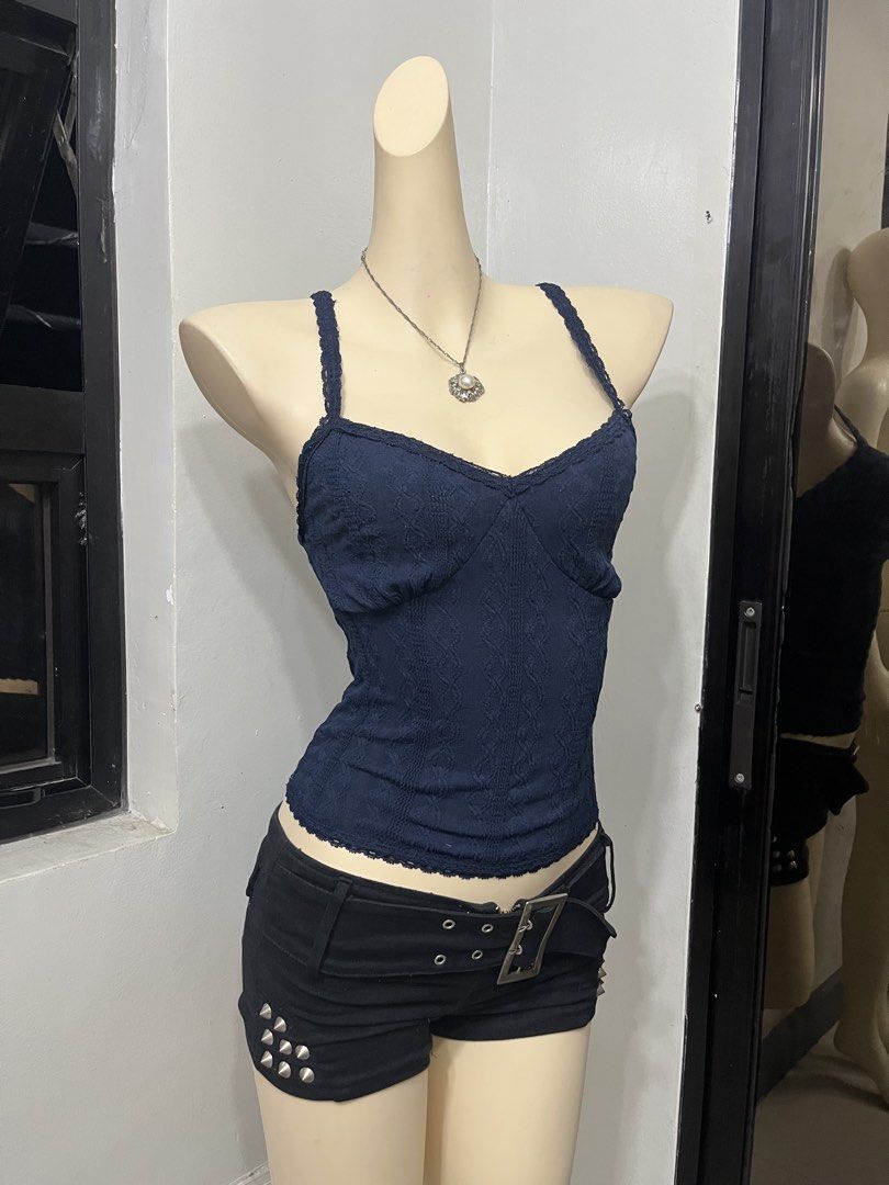 No Boundaries textured lace trim cami (Category: Sleeveless) located in Caloocan City. Submitted by onlyfromthepast (Listing ID 1461239564, Image 2). Description: 9/10 condition Small - stretchable ✅My bio before purchasing tia💕 ✅ All items are fresh from bales, Pls expect dirt,dust or stains .
