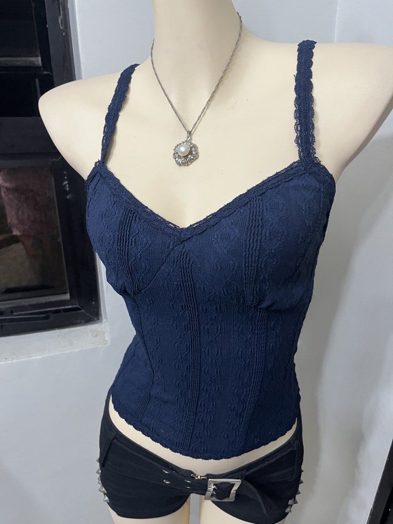 No Boundaries textured lace trim cami (Category: Sleeveless) located in Caloocan City. Submitted by onlyfromthepast (Listing ID 1461239564, Image 3). Description: 9/10 condition Small - stretchable ✅My bio before purchasing tia💕 ✅ All items are fresh from bales, Pls expect dirt,dust or stains .