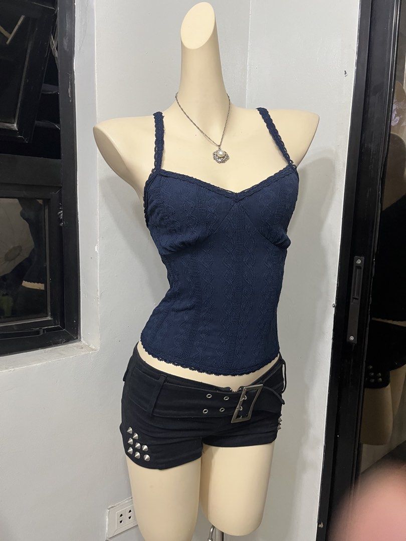 No Boundaries textured lace trim cami (Category: Sleeveless) located in Caloocan City. Submitted by onlyfromthepast (Listing ID 1461239564, Image 1). Description: 9/10 condition Small - stretchable ✅My bio before purchasing tia💕 ✅ All items are fresh from bales, Pls expect dirt,dust or stains .