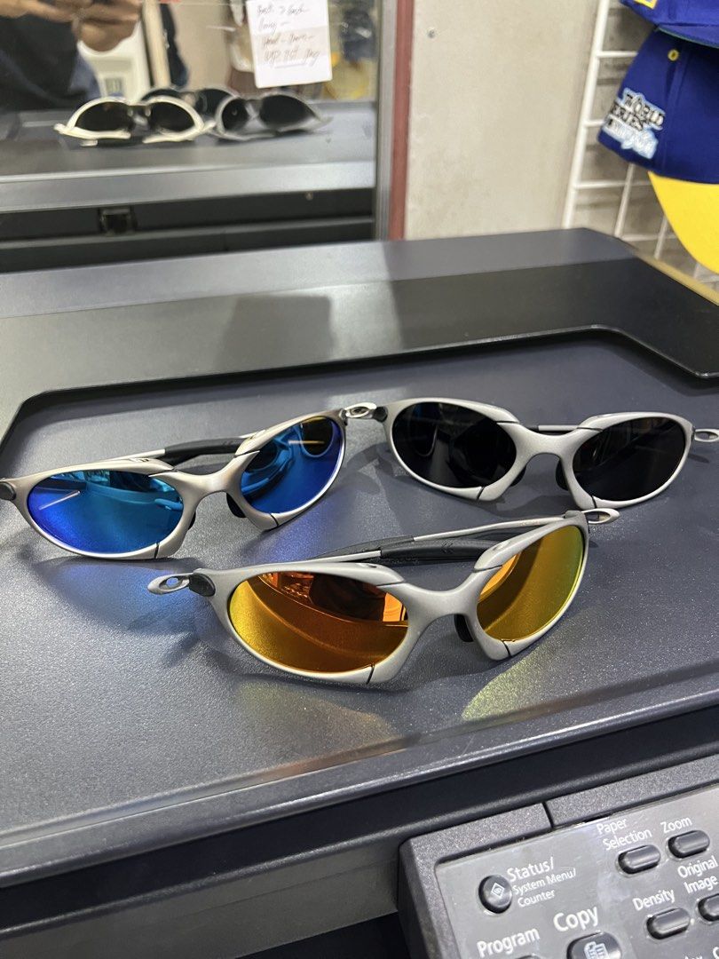 Oakley Romeo X-Metal (Category: Sunglasses & Eyewear) located in Bacolod City. Submitted by novymae23 (Listing ID 1461163253, Image 1). Description: Oakley Romeo X-Metal .