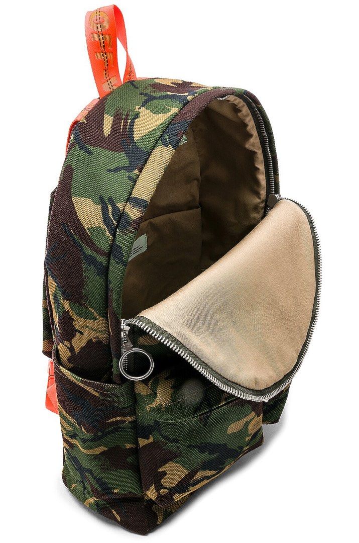 Off-White Camo Backpack nbhd bape human made （分類：背包）位於 Hong Kong。 由 mr_dumble 提交（商品編號 1461241036，圖片 3）。簡介： Off white Camo Daypack Very thick and durable canvas 95% new with all tags。