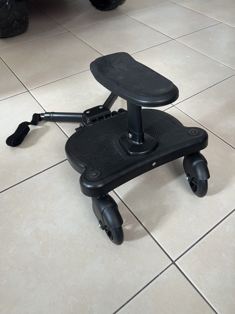 Olive & Cloud Universal Stroller Buggy Board (Category: Strollers) located in Mandaluyong City. Submitted by prelovedbyshayne (Listing ID 1461158715, Image 1). Description: -an extra seat for your toddler that is compatible with most strollers! Features a more stable design too with 2 wheels on both sides, instead of just one under the toddler seat. This Olive and Cloud Buggy Board can hold up to 25kg load and is perfect for use when traveling wi