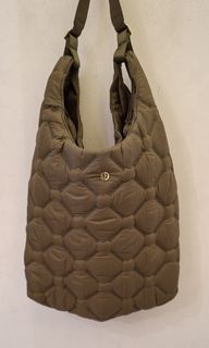 (Category: ) located in . Submitted by tokyothriftstore (Listing ID 1461163261, Image 1). Description: .