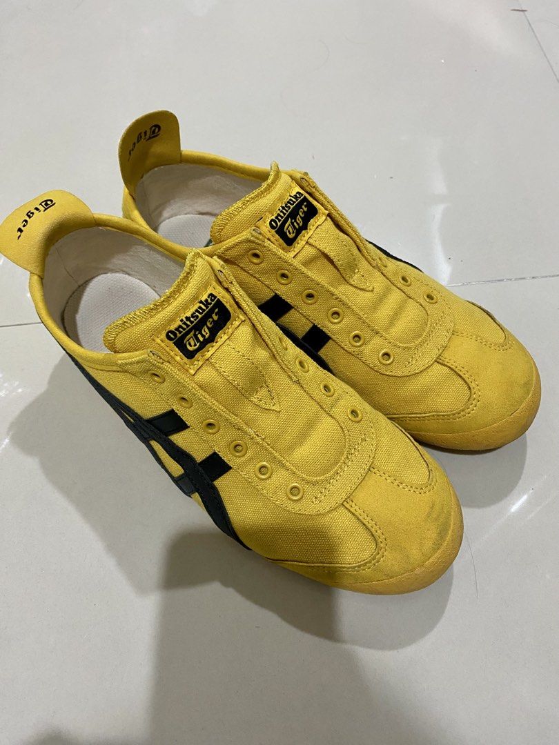 ONITSUKA KILL BILL PRELOVED (Category: Sneakers) located in Pasig City. Submitted by scorpiopicks (Listing ID 1461247022, Image 1). Description: Size: 24.5cm Twice lang nagamit! Good as new pa, naalikabukan lang kasi hindi ko na nagagamit. 😅 ✨ No heel drag ✨ Original paper bag included ❌ Wala na yung box ₱5,000 na lang! 🥹 Sayang kasi nakatambak lang, baka may mas gustong magmahal sa kanya. 😂💛 PM me if interested! 🫶🏻 pwede rin meetup around 