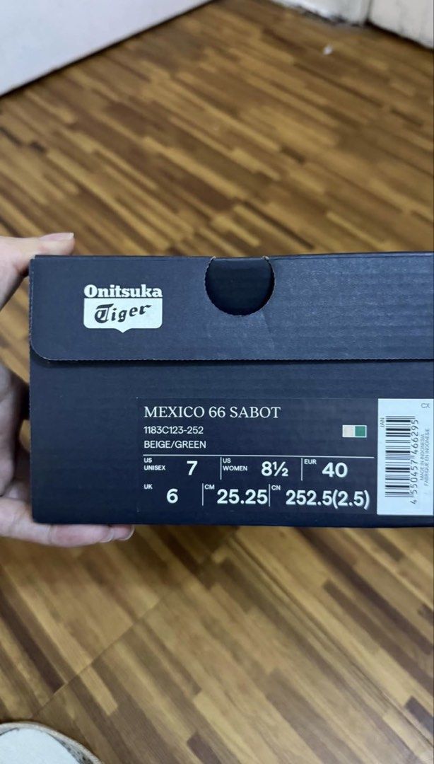 Onitsuka Mexico 66 Sabot (Category: Slippers and slides) located in Manila. Submitted by iamcv8 (Listing ID 1461248867, Image 3). Description: Selling Mexico 66 Sabot Beige/Green Good as new Once lang po na use No issue Bought for 9k ar SM MOA Rfs: decluttering.