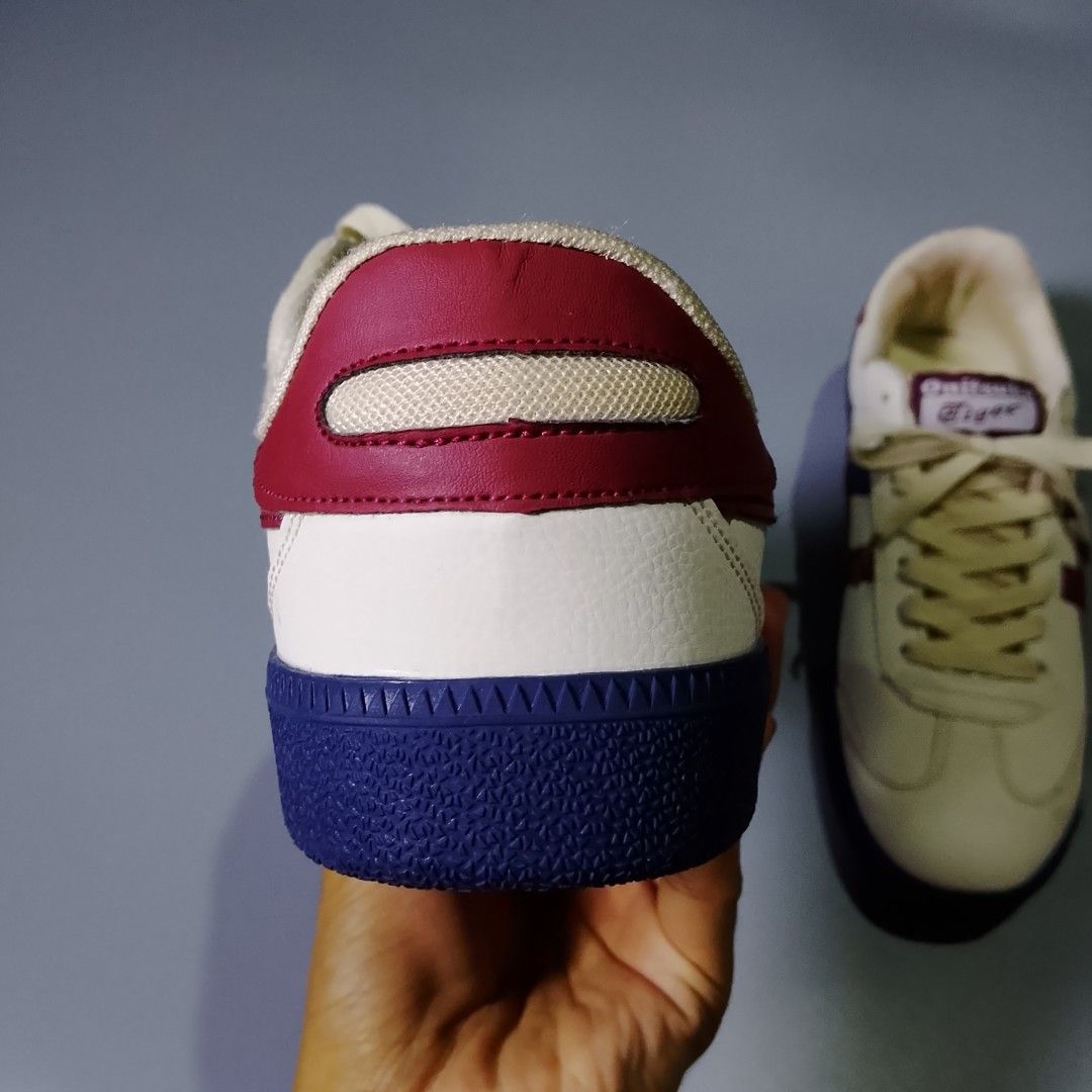 Onitsuka Tiger (Category: Sneakers) located in Taguig. Submitted by 8kthrifter (Listing ID 1461321281, Image 3). Description: Size: 43 Color Rate: 10/10 Issue: minor stain (need wash only) Excellent/Asnew Condition.