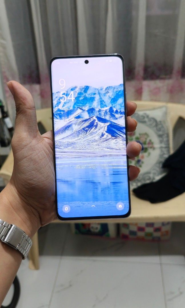 Oppo Reno 10 Pro 5G (Category: OPPO) located in Manila. Submitted by pandicocoo (Listing ID 1461268110, Image 3). Description: Condition: 10/10 (Brand New / Open Box test-check lang, smooth na smooth, no scratches, zero issues) * Status: Kaka-unbox lang, test check unit, fully operational, 100% smooth. * Inclusions: Complete original box, original 80W SUPERVOOC fast charger, Type-C cable, SIM ejector, manual, and free clear case. * Color: Glossy 