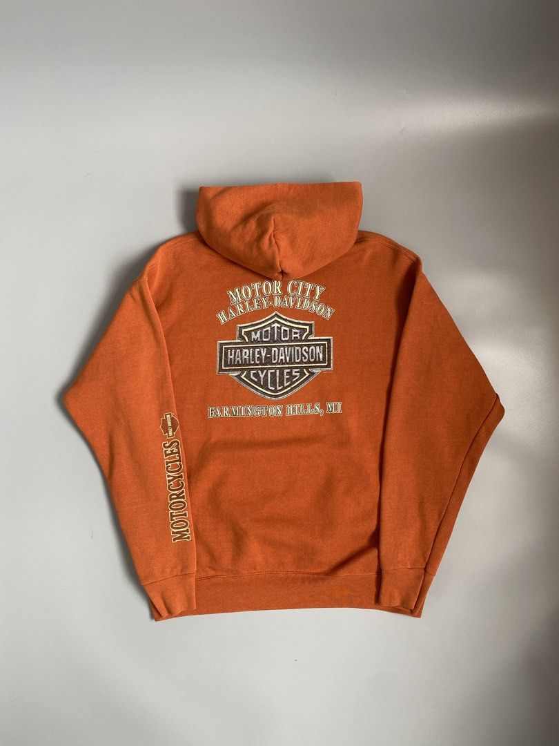 HARLEY DAVIDSON Hoodie (Category: Coats, Jackets and Outerwear) located in Cavite. Submitted by awuuu27 (Listing ID 1461266388, Image 2). Description: HARLEY DAVIDSON Hoodie 💎 Rare piece ✨ DIMES: Width-24/Length-28(L-XL) CONDITION: 9.5/10 COLOR RATE: 9.5/10 ISSUE: missing lace .