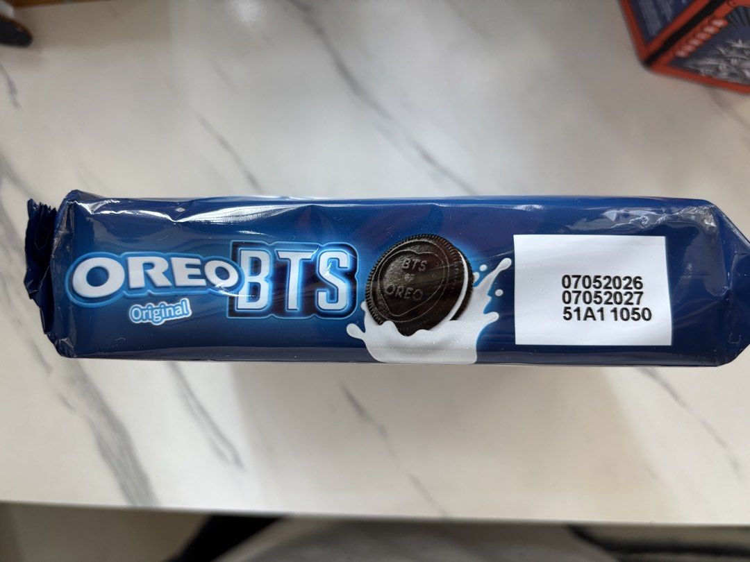 OREO x BTS （分類：包裝食物&即食食物）位於 Hong Kong。 由 flower_2823 提交（商品編號 1461289837，圖片 3）。簡介： Oreo x BTS。