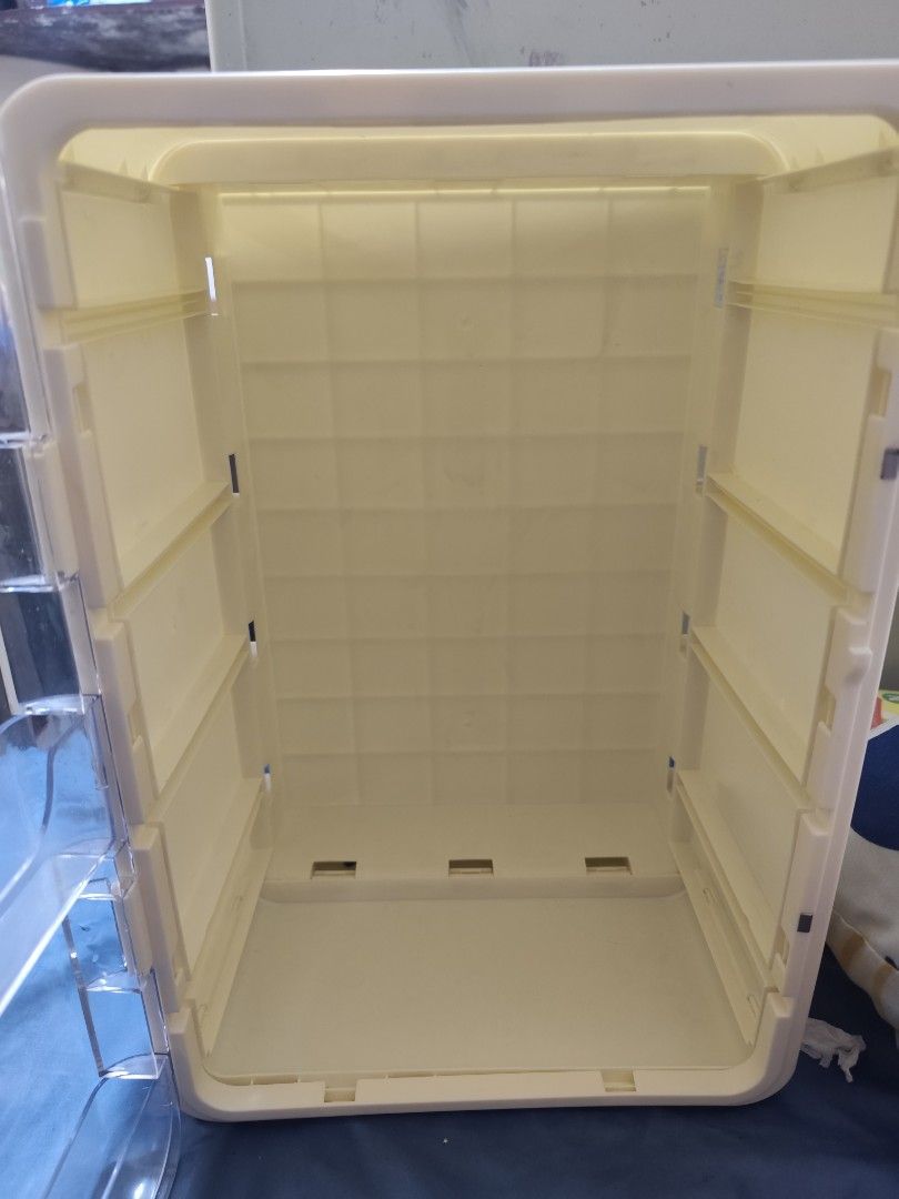 ORGANIZER CABINET (Category: Shelves, Cabinets & Racks) located in Manila. Submitted by allaincecb (Listing ID 1461320549, Image 3). Description: PWEDENG LAGYAN NG KUNG ANONG GUSTO MO BASTA ORGANIZER CABINET ITO PWEDE RING MAKE UP.