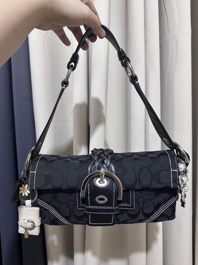 ORIG Vintage Coach Soho Flap (Category: Shoulder Bags) located in Dagupan City. Submitted by merry_maryyydeclutters (Listing ID 1461121180, Image 1). Description: Rfs: Want to try other style☺️ Guaranteed Original Vintage Coach soho flap 9.5/10 condition Signs of wear lang sa hardwares na minimal hairlines, considering na vintage na sya. Naalagaan ko sya nang maayos. Bag only 👛🎀.