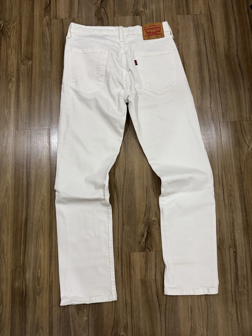Original Levi’s 511 White Slim Fit Jeans (Category: Jeans) located in Manila. Submitted by pousey (Listing ID 1461258693, Image 3). Description: W: 32 L: 30 - Original Levi’s 511 - White denim jeans - Slim cut style - Zip fly and button closure - Classic five-pocket design - Comfortable for everyday wear - Versatile addition to your wardrobe - Condition: Rarely used - Og Price: ₱3000.