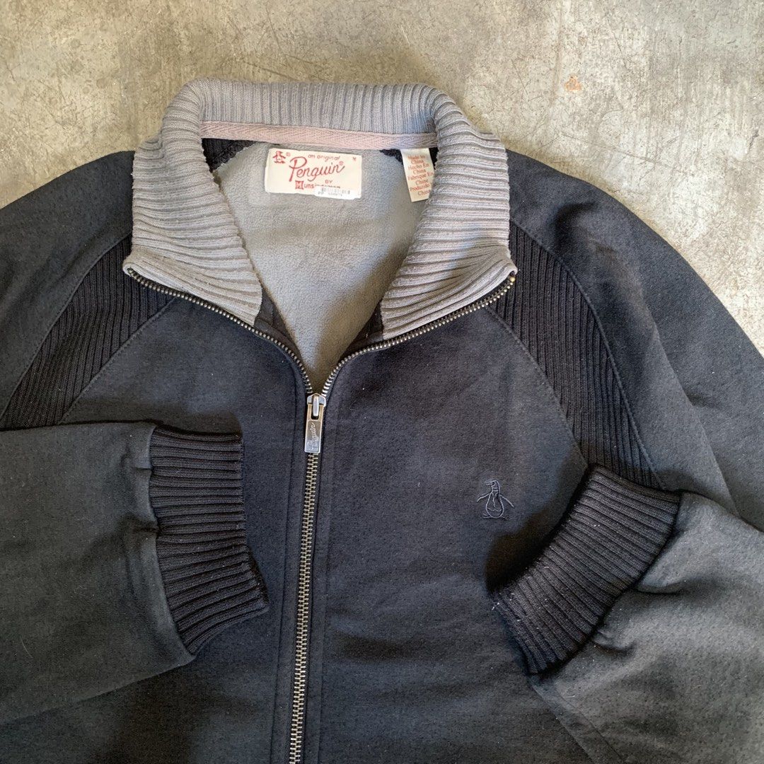 Original Penguin Zip-Up Track Jacket (Category: Coats, Jackets and Outerwear) located in Manila. Submitted by emplysthrift. (Listing ID 1461160440, Image 3). Description: Original Penguin By Munsingwear Full Zip Jacket Width "22 Length "27 Excellent Condition Colorrate: 9/10 Flaws: none Unli vouchers/vc for safe transactions 📲 Location: Laspinas City, Metro Manila, Brngy Talon Uno. 📍 DM IF INTERESTED📥 Original Penguin zip-up jacket. Black with
