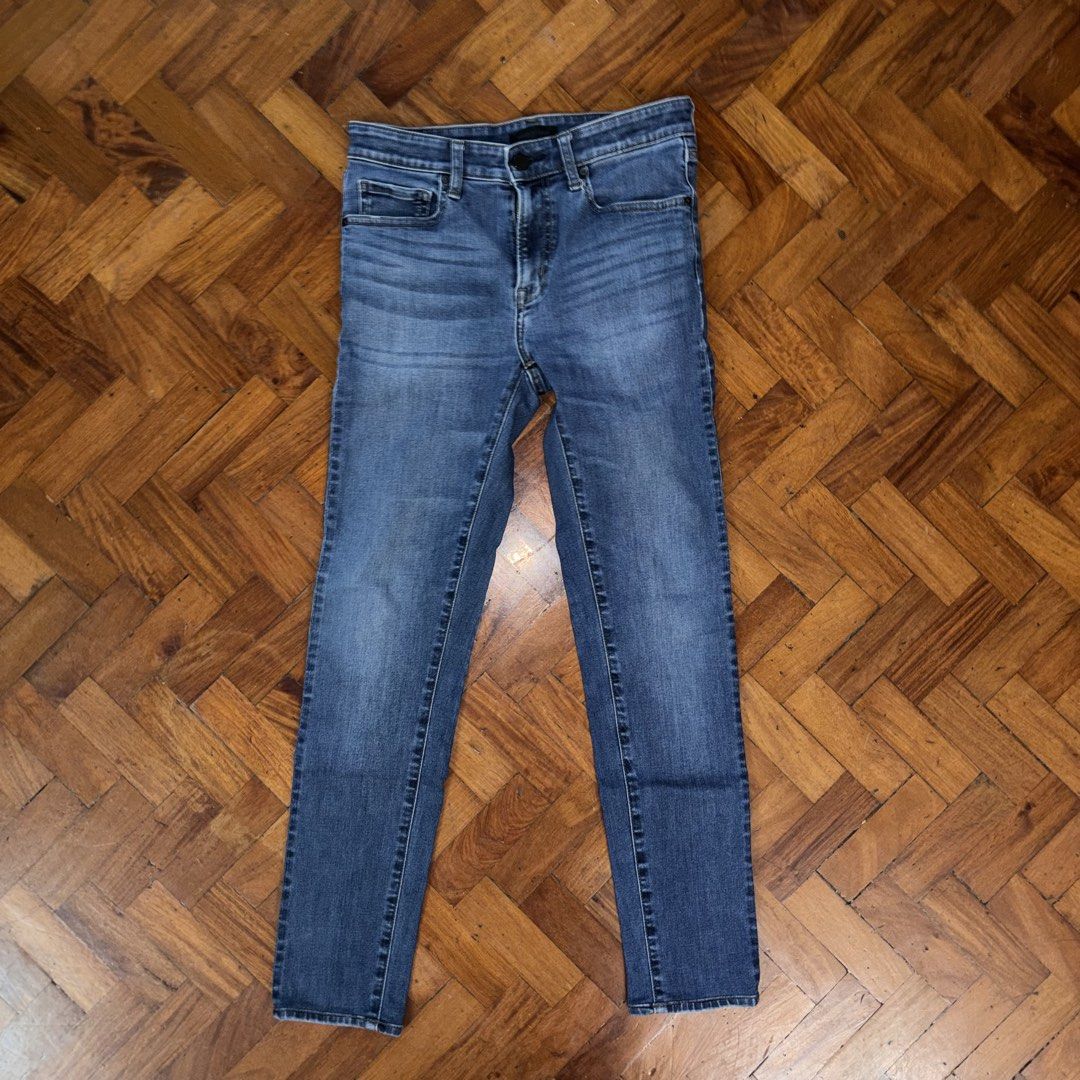 Original Uniqlo Jeans (Men’s Small) (Category: Jeans) located in Makati City. Submitted by nicomachus (Listing ID 1461256969, Image 1). Description: 👖Original Uniqlo Jeans (Men’s) • Slim with slight stretch • Size 29 • Good condition • Original Price = 1,990 •Selling for only = 490 (last price) • RFS: Decluttering 📏Flat Measurements: • Length = 38 inches • Hip Width = 14.5 inches (Allow 0.5” diff).