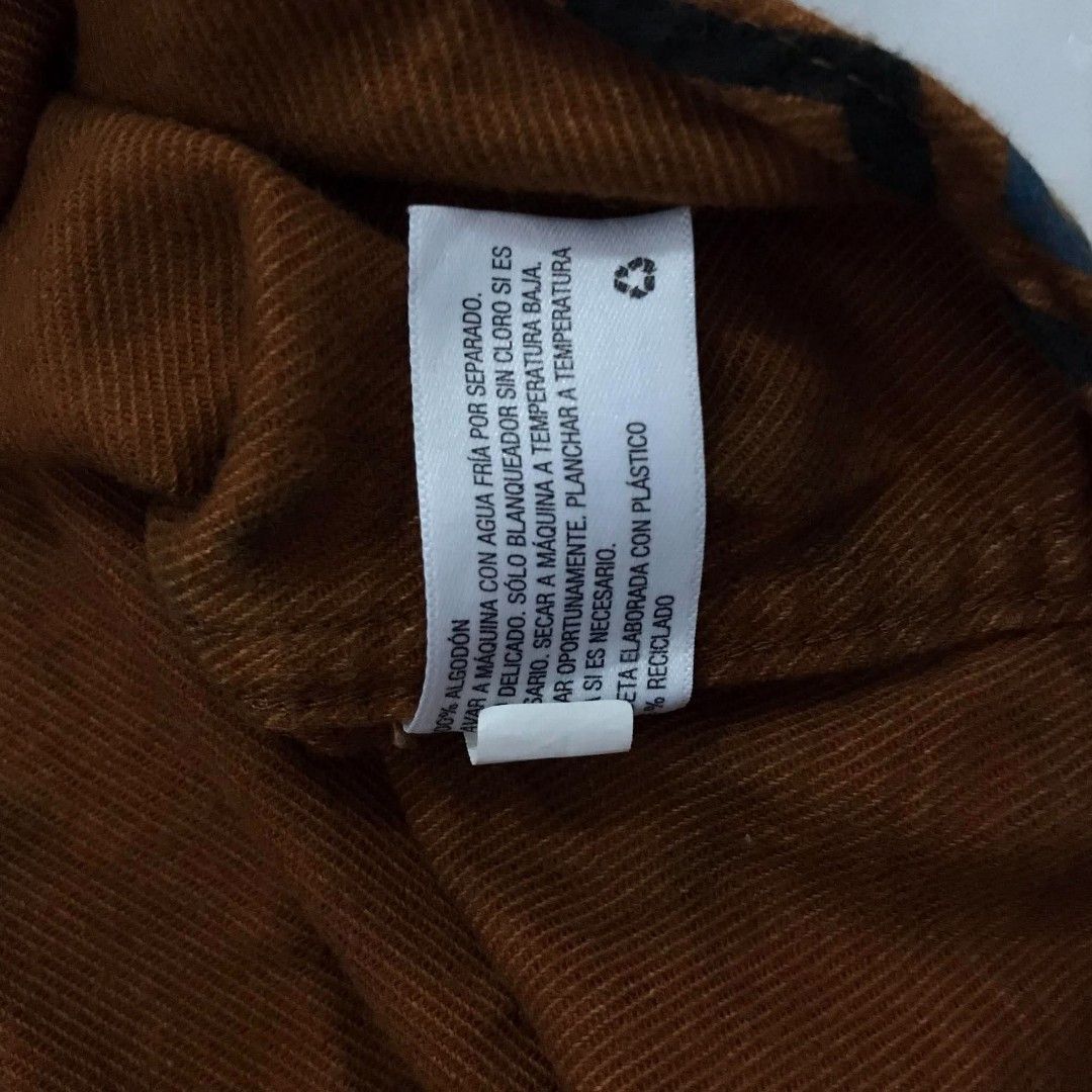 ORIGINAL USE BUTTON DOWN PRINTED HOODIE JACKET XL (Category: Tshirts & Polo Shirts ) located in Cavite. Submitted by justthrift06 (Listing ID 1461238372, Image 3). Description: DIMENSION 26X29 GOOD CONDITION SHIPPING NATIONWIDE.
