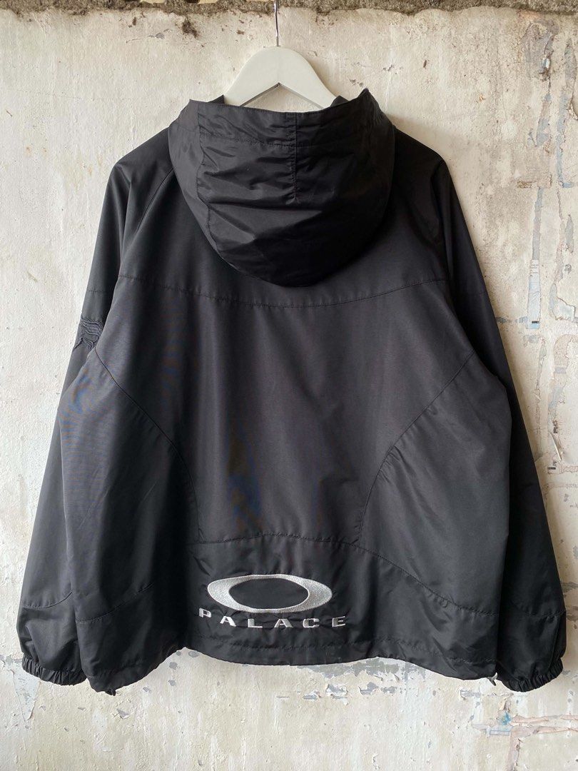 Palace x Oakley Nitrofuel Jacket S/S23 (Category: Coats, Jackets and Outerwear) located in Puerto Princesa. Submitted by midas24k (Listing ID 1461298769, Image 2). Description: Palace x Oakley Nitrofuel Jacket S/S23 Large 28.5 length 25.5 width Palace x Oakley Nitrofuel Jacket (Black) from the SS23 collab Technical shell featuring dual oversized utility pockets and co-branded details. Brand new with tags. ₱34,000 / $550 dm to purchase. Palawan, P