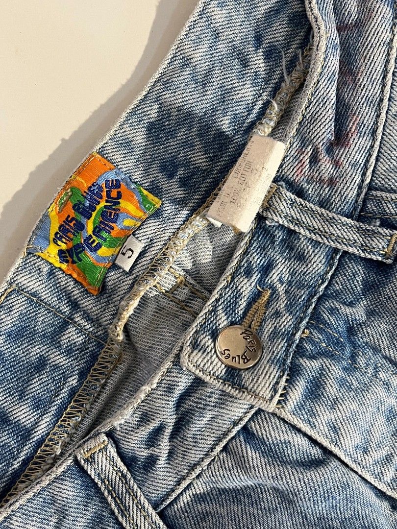 Paris Blues Jeans 1990s vintage (Category: Jeans) located in Manila. Submitted by zenwind_3cdc42 (Listing ID 1461122891, Image 1). Description: RARE Vintage 90s/Y2K Paris Blues Experience dramatic bell-bottom flare jeans! •Authentic •No issue •Dm for measurement •Add shipping Bulacan location.