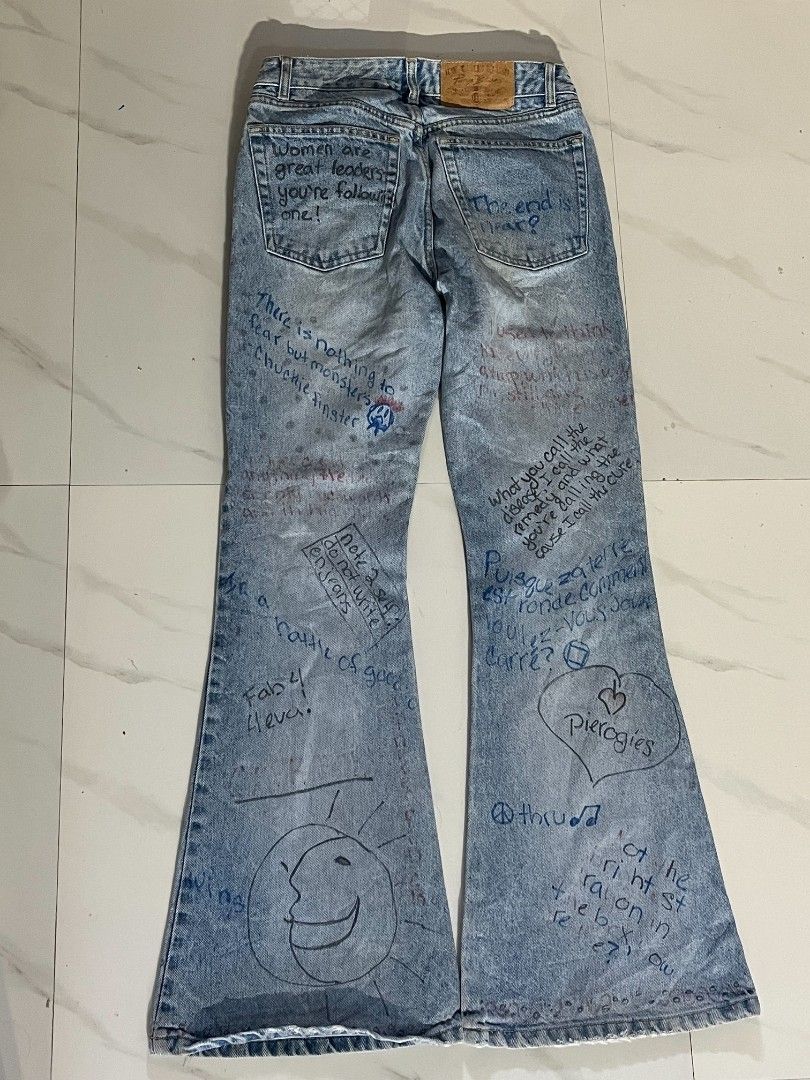 Paris Blues Jeans 1990s vintage (Category: Jeans) located in Manila. Submitted by zenwind_3cdc42 (Listing ID 1461122891, Image 2). Description: RARE Vintage 90s/Y2K Paris Blues Experience dramatic bell-bottom flare jeans! •Authentic •No issue •Dm for measurement •Add shipping Bulacan location.