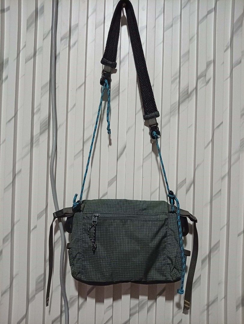 Patagonia Atom Slingbag ( Authentic ) (Category: Sling Bags) located in Barotac Nuevo. Submitted by john.pritz (Listing ID 1461273641, Image 3). Description: Patagonia Atom Slingbag ( Authentic ) As new condi no issue more pockets slingbag crossbody.