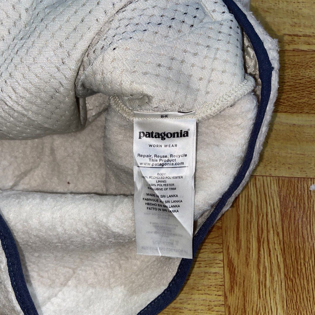 Patagonia Fleece Vest (Category: Activewear) located in Dasmarinas. Submitted by thrift2gems (Listing ID 1461248428, Image 3). Description: Patagonia Fleece Vest✨ -WIDTH: 18 -LENGTH: 25.5 -COLOR RATE: 9.5/10 -CONDITION: 9.5/10 -ISSUE: NONE.