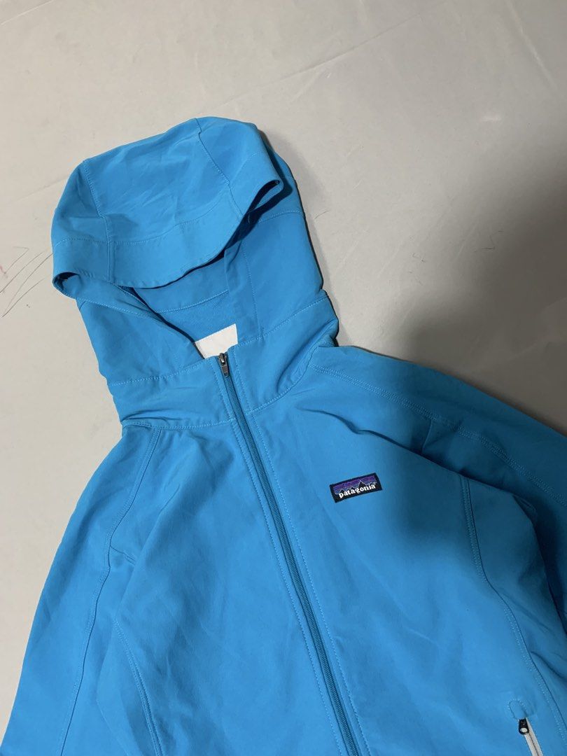 Patagonia Outdoor jacket (Category: Hoodies) located in Manila. Submitted by izzypizzyco (Listing ID 1461214489, Image 2). Description: .