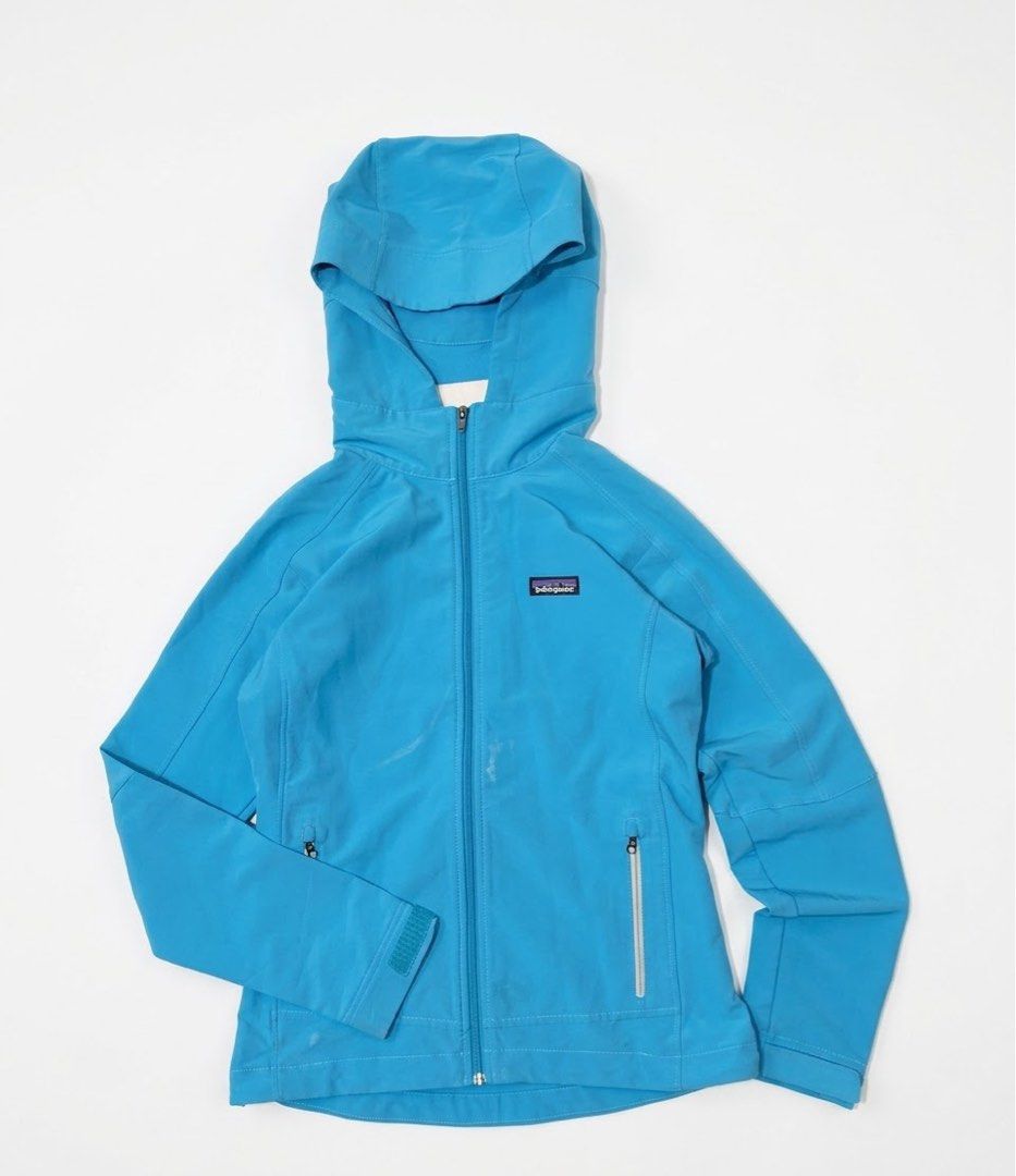 Patagonia Outdoor jacket (Category: Hoodies) located in Manila. Submitted by izzypizzyco (Listing ID 1461214489, Image 1). Description: .